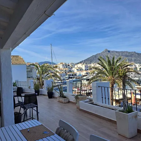 Front With Large Jacuzzi, Double Bed And Sofabed, Overlooking Largest Yachts * Marbella